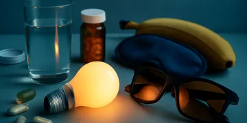 Blue-Light Blocking Bulbs for Evening Sleep: What Helps, What Is Hype, and How to Buy